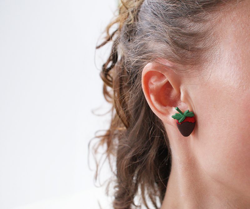 chocolate covered strawberry earrings diy